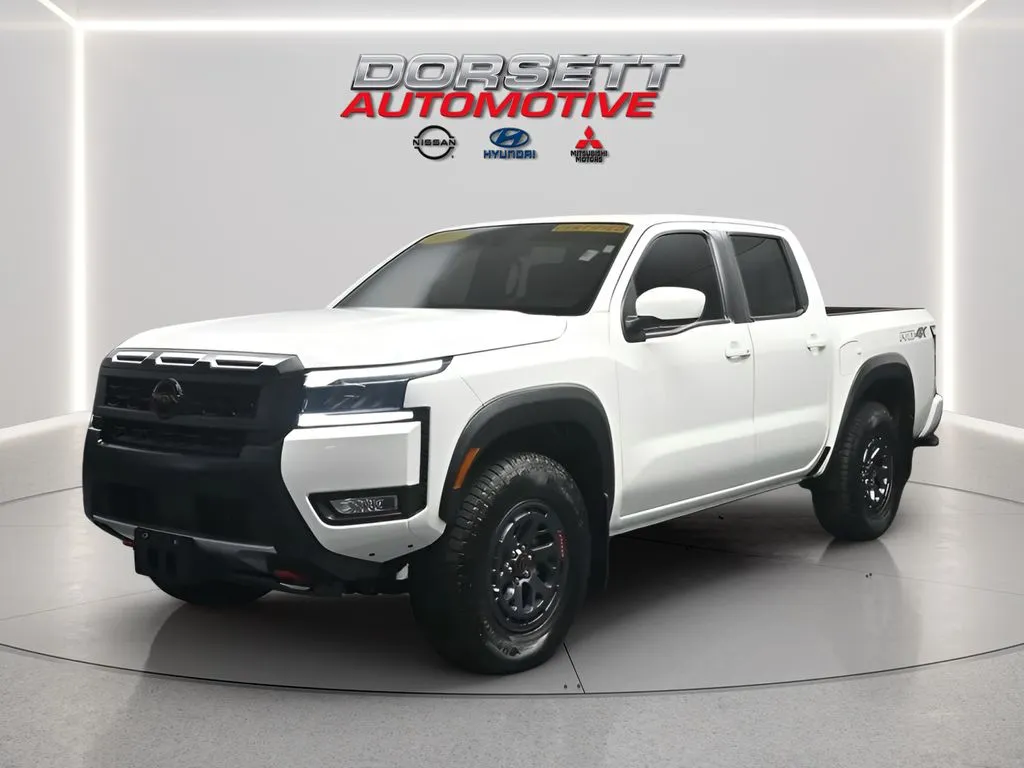 White 2025 Nissan Frontier PRO-4X for sale in Terre Haute, IN
