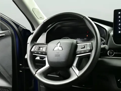 Another view of 2025 Mitsubishi Outlander SE for sale in Terre Haute, IN at Dorsett Mitsubishi