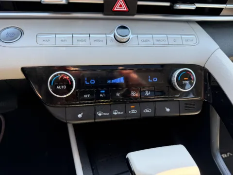 More photos of 2023 Hyundai Elantra Limited at Dorsett Mitsubishi, IN