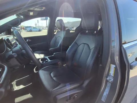 Another view of 2025 Chrysler Pacifica Select for sale in Terre Haute, IN at Dorsett Mitsubishi