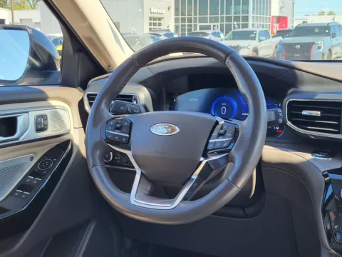 More photos of 2023 Ford Explorer Platinum at Dorsett Mitsubishi, IN
