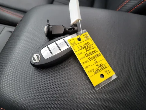 More photos of 2023 Nissan Frontier PRO-4X at Dorsett Mitsubishi, IN