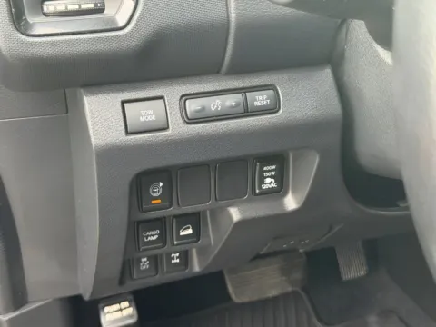 More photos of 2023 Nissan Frontier PRO-4X at Dorsett Mitsubishi, IN
