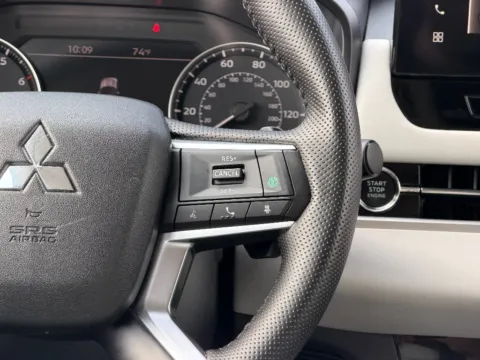 More photos of 2025 Mitsubishi Outlander SE at Dorsett Mitsubishi, IN