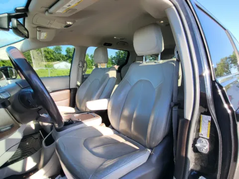 Another view of 2021 Chrysler Pacifica Touring L for sale in Terre Haute, IN at Dorsett Mitsubishi