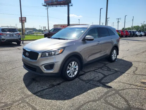 Silver 2017 Kia Sorento LX for sale in Terre Haute, IN