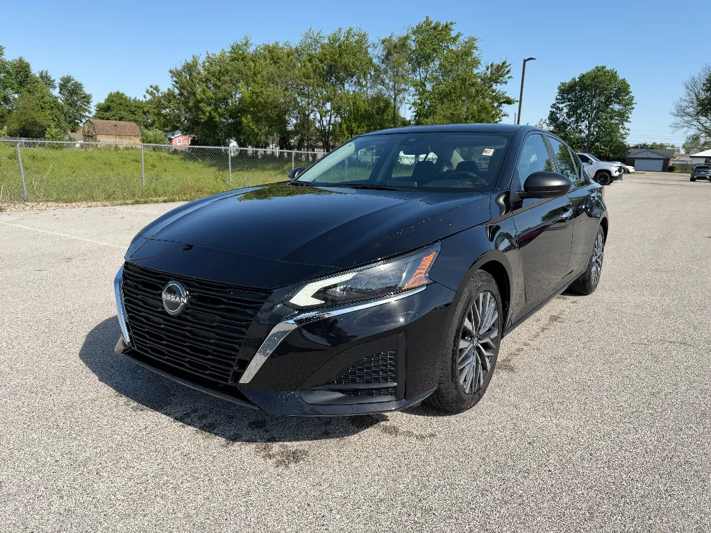 Black 2025 Nissan Altima SV for sale in Terre Haute, IN
