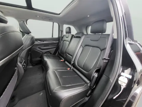 More photos of 2023 Jeep Grand Cherokee Limited at Dorsett Mitsubishi, IN