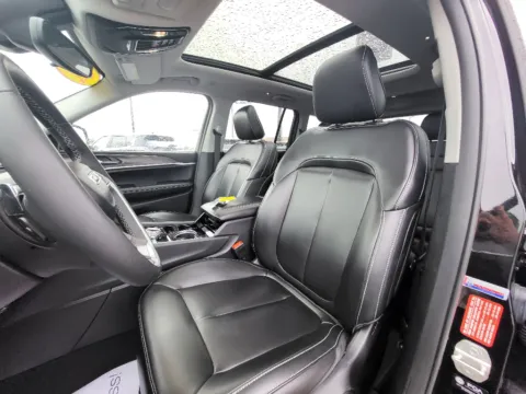 More photos of 2023 Jeep Grand Cherokee Limited at Dorsett Mitsubishi, IN