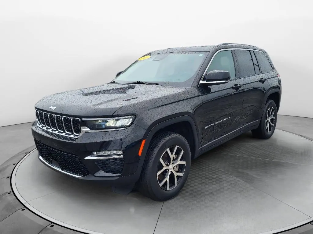 Black 2023 Jeep Grand Cherokee Limited for sale in Terre Haute, IN
