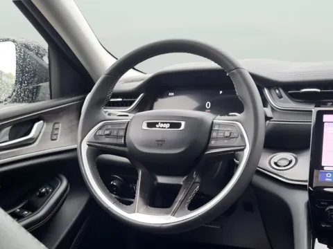 Another view of 2023 Jeep Grand Cherokee Limited for sale in Terre Haute, IN at Dorsett Mitsubishi