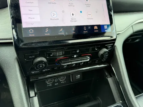 More photos of 2023 Jeep Grand Cherokee L Limited at Dorsett Mitsubishi, IN