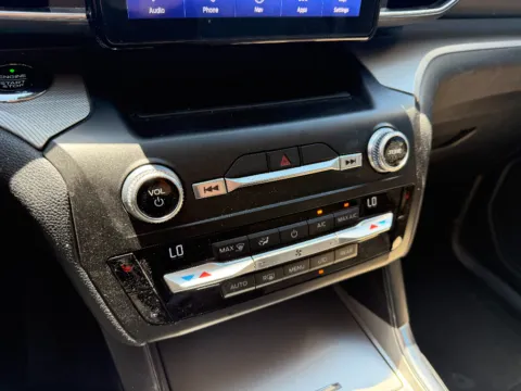 More photos of 2020 Ford Explorer XLT at Dorsett Mitsubishi, IN