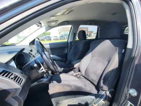 Another view of 2007 Mitsubishi Outlander XLS for sale in Terre Haute, IN at Dorsett Mitsubishi