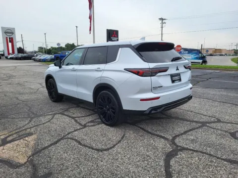 Another view of 2026 Mitsubishi Outlander LE for sale in Terre Haute, IN at Dorsett Mitsubishi
