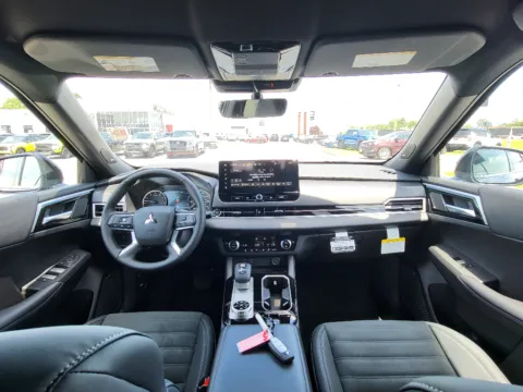 Photos of 2026 Mitsubishi Outlander LE for sale in Terre Haute, IN at Dorsett Mitsubishi