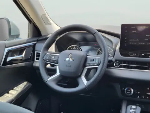 Another view of 2026 Mitsubishi Outlander SE for sale in Terre Haute, IN at Dorsett Mitsubishi