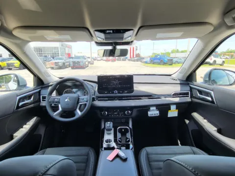 Photos of 2026 Mitsubishi Outlander SE for sale in Terre Haute, IN at Dorsett Mitsubishi