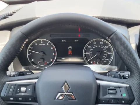 More photos of 2026 Mitsubishi Outlander SE at Dorsett Mitsubishi, IN