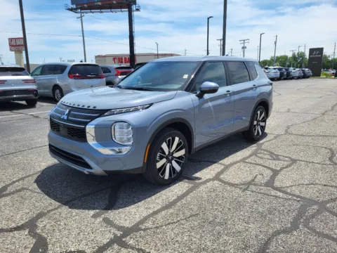 Gray 2026 Mitsubishi Outlander SE for sale in Terre Haute, IN