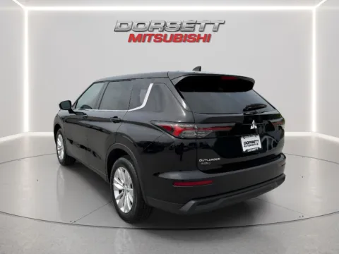 More photos of 2026 Mitsubishi Outlander ES at Dorsett Mitsubishi, IN