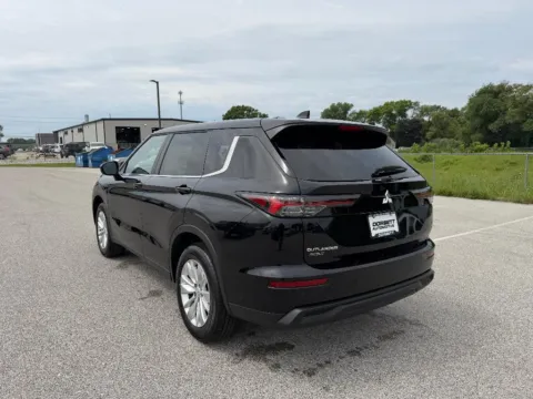 Another view of 2026 Mitsubishi Outlander ES for sale in Terre Haute, IN at Dorsett Mitsubishi