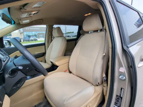 Another view of 2016 Kia Sedona LX for sale in Terre Haute, IN at Dorsett Mitsubishi