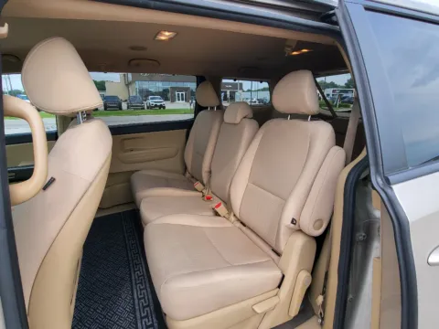 More photos of 2016 Kia Sedona LX at Dorsett Mitsubishi, IN