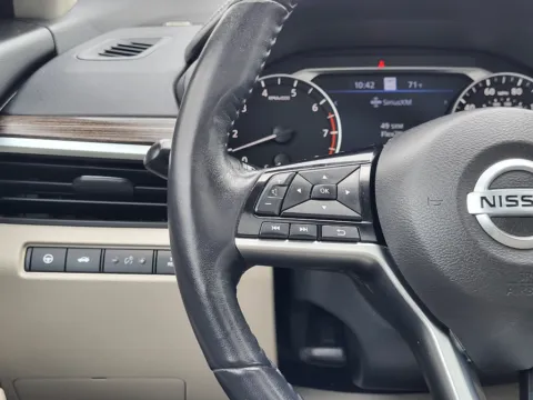 More photos of 2019 Nissan Altima 2.5 Platinum at Dorsett Mitsubishi, IN