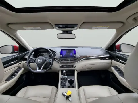 Photos of 2019 Nissan Altima 2.5 Platinum for sale in Terre Haute, IN at Dorsett Mitsubishi