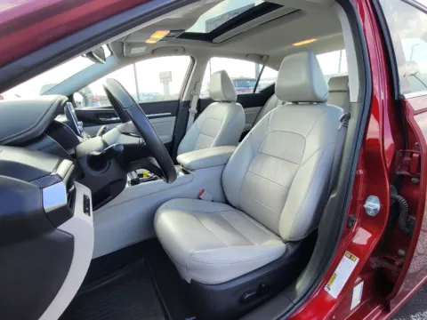 Another view of 2019 Nissan Altima 2.5 Platinum for sale in Terre Haute, IN at Dorsett Mitsubishi