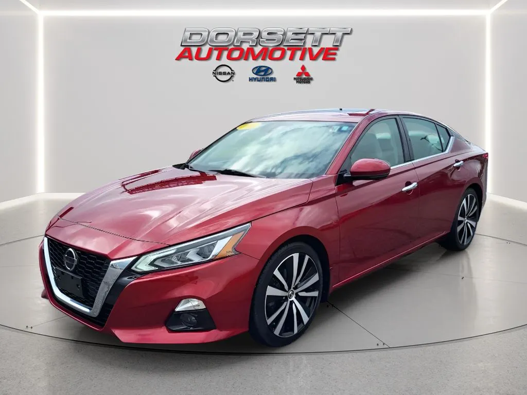 Red 2019 Nissan Altima 2.5 Platinum for sale in Terre Haute, IN