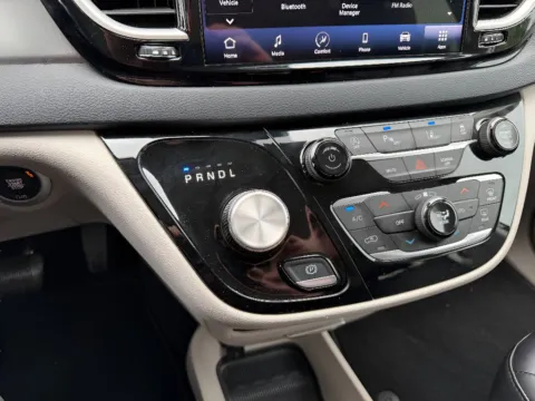 More photos of 2023 Chrysler Pacifica Touring L at Dorsett Mitsubishi, IN