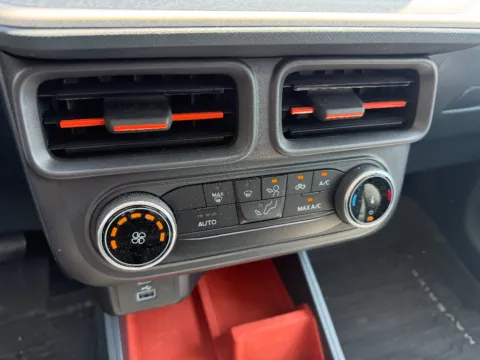 More photos of 2022 Ford Maverick XLT at Dorsett Mitsubishi, IN