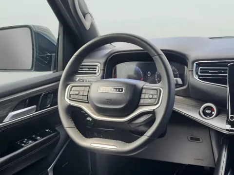More photos of 2024 Jeep Wagoneer L Series II at Dorsett Mitsubishi, IN