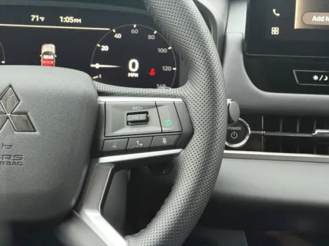 More photos of 2026 Mitsubishi Outlander PHEV SEL at Dorsett Mitsubishi, IN
