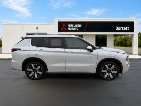 More photos of 2026 Mitsubishi Outlander PHEV SEL at Dorsett Mitsubishi, IN