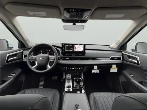 More photos of 2026 Mitsubishi Outlander PHEV SEL at Dorsett Mitsubishi, IN