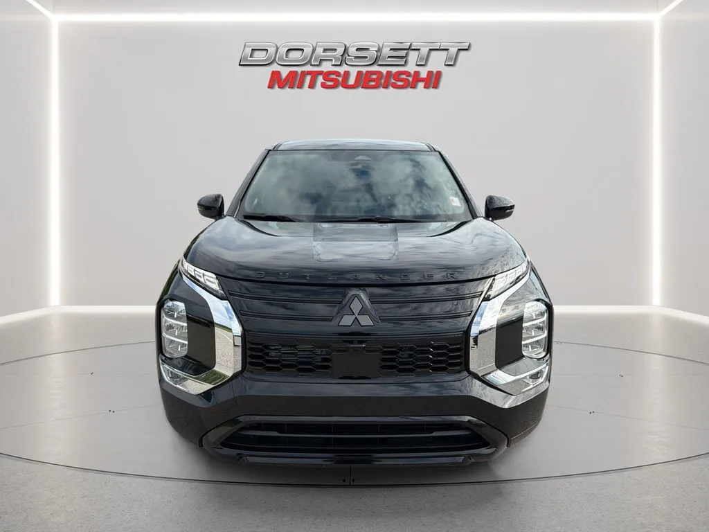 2026 Mitsubishi Outlander LE