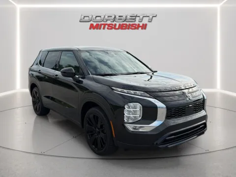 Black 2026 Mitsubishi Outlander LE for sale in Terre Haute, IN