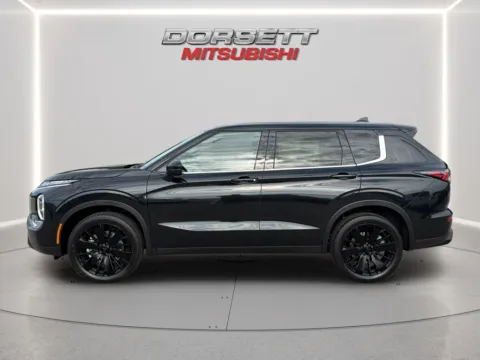 Photos of 2026 Mitsubishi Outlander LE for sale in Terre Haute, IN at Dorsett Mitsubishi