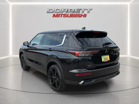Another view of 2026 Mitsubishi Outlander LE for sale in Terre Haute, IN at Dorsett Mitsubishi