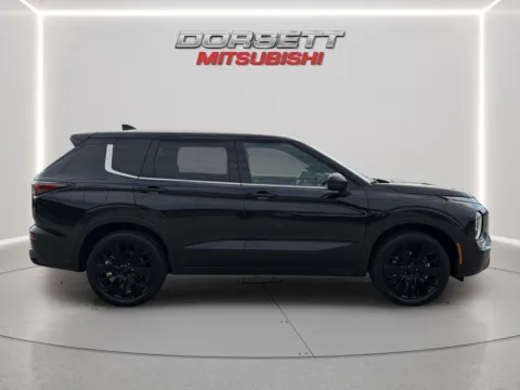 More photos of 2026 Mitsubishi Outlander LE at Dorsett Mitsubishi, IN