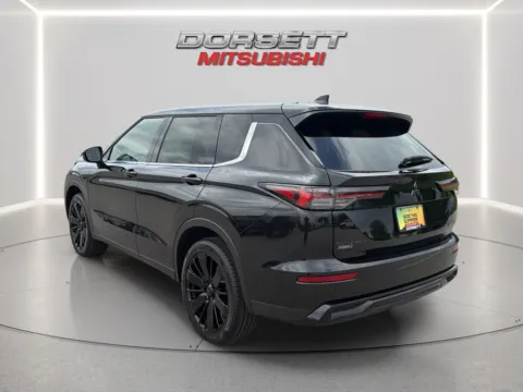 More photos of 2026 Mitsubishi Outlander LE at Dorsett Mitsubishi, IN