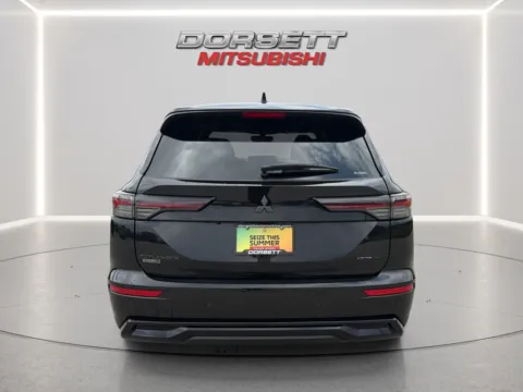 More photos of 2026 Mitsubishi Outlander LE at Dorsett Mitsubishi, IN