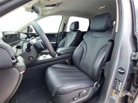 More photos of 2025 Genesis GV80 2.5T Standard at Dorsett Mitsubishi, IN
