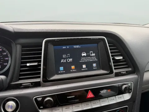 More photos of 2019 Hyundai Sonata Limited at Dorsett Mitsubishi, IN