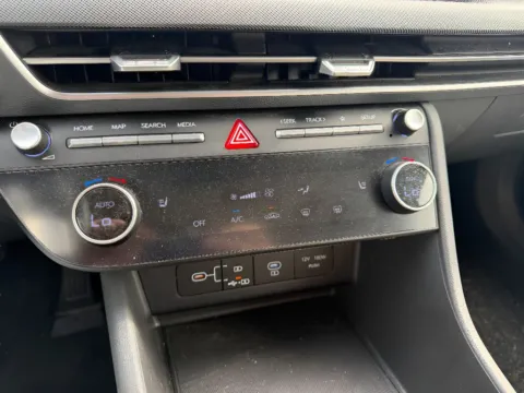 More photos of 2025 Hyundai Sonata SEL at Dorsett Mitsubishi, IN