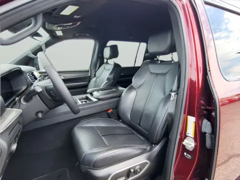 More photos of 2024 Jeep Wagoneer Series II at Dorsett Mitsubishi, IN