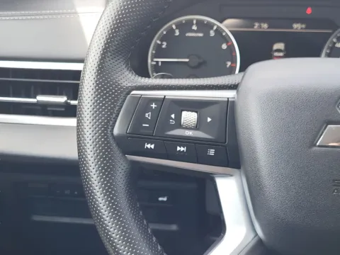 More photos of 2025 Mitsubishi Outlander SE at Dorsett Mitsubishi, IN